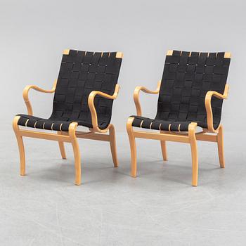 Bruno Mathsson, a pair of 'Mina' easy chairs from Bruno Mathsson International.