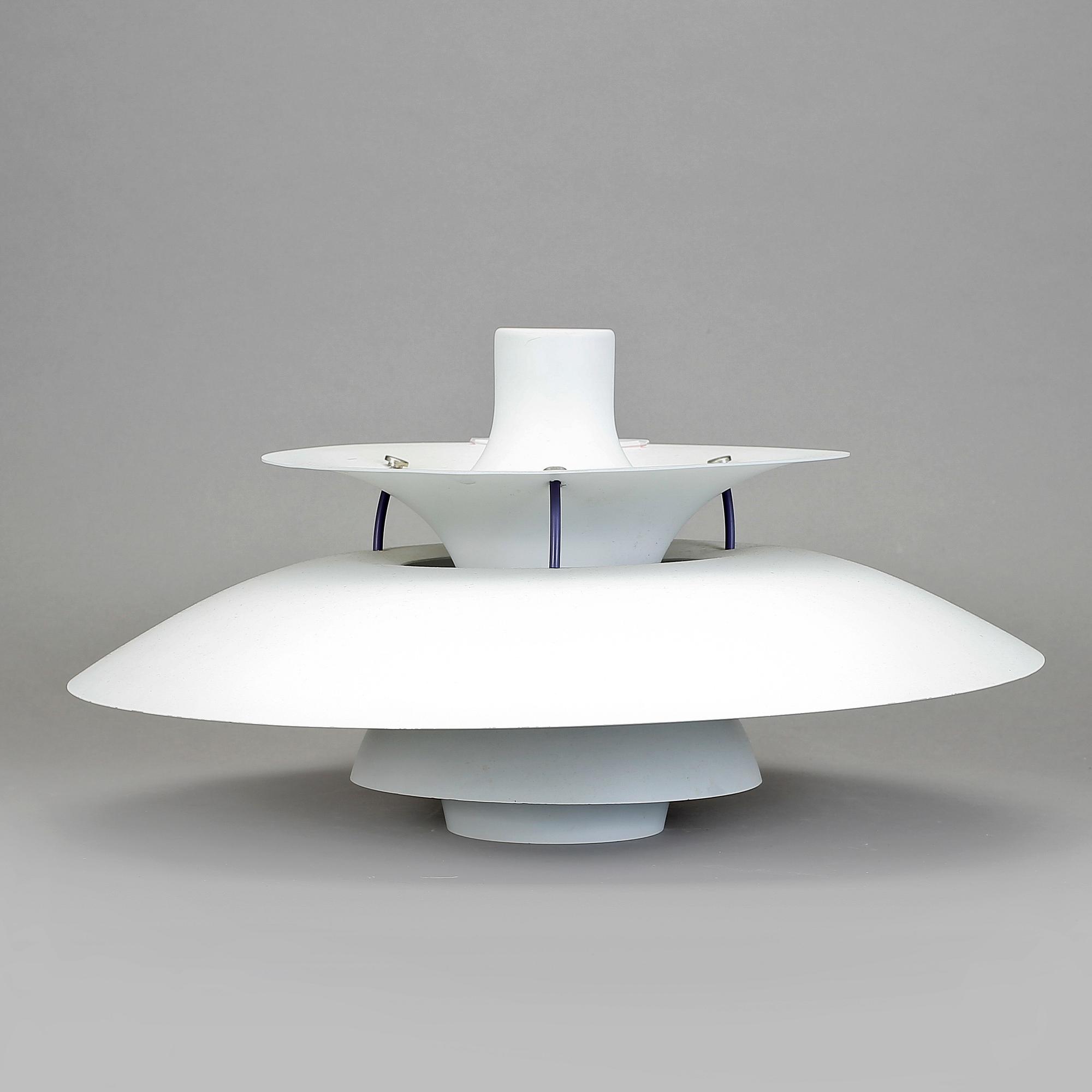 TAKLAMPA, "PH-5", Poul Henningsen för Louis Poulsen, Danmark, 1900-talets andra hälft.