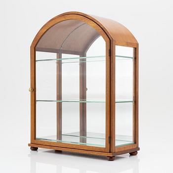 Josef Frank, a model 2070 mahogany table display cabinet from Firma Svenskt Tenn, produced prior to 1985.