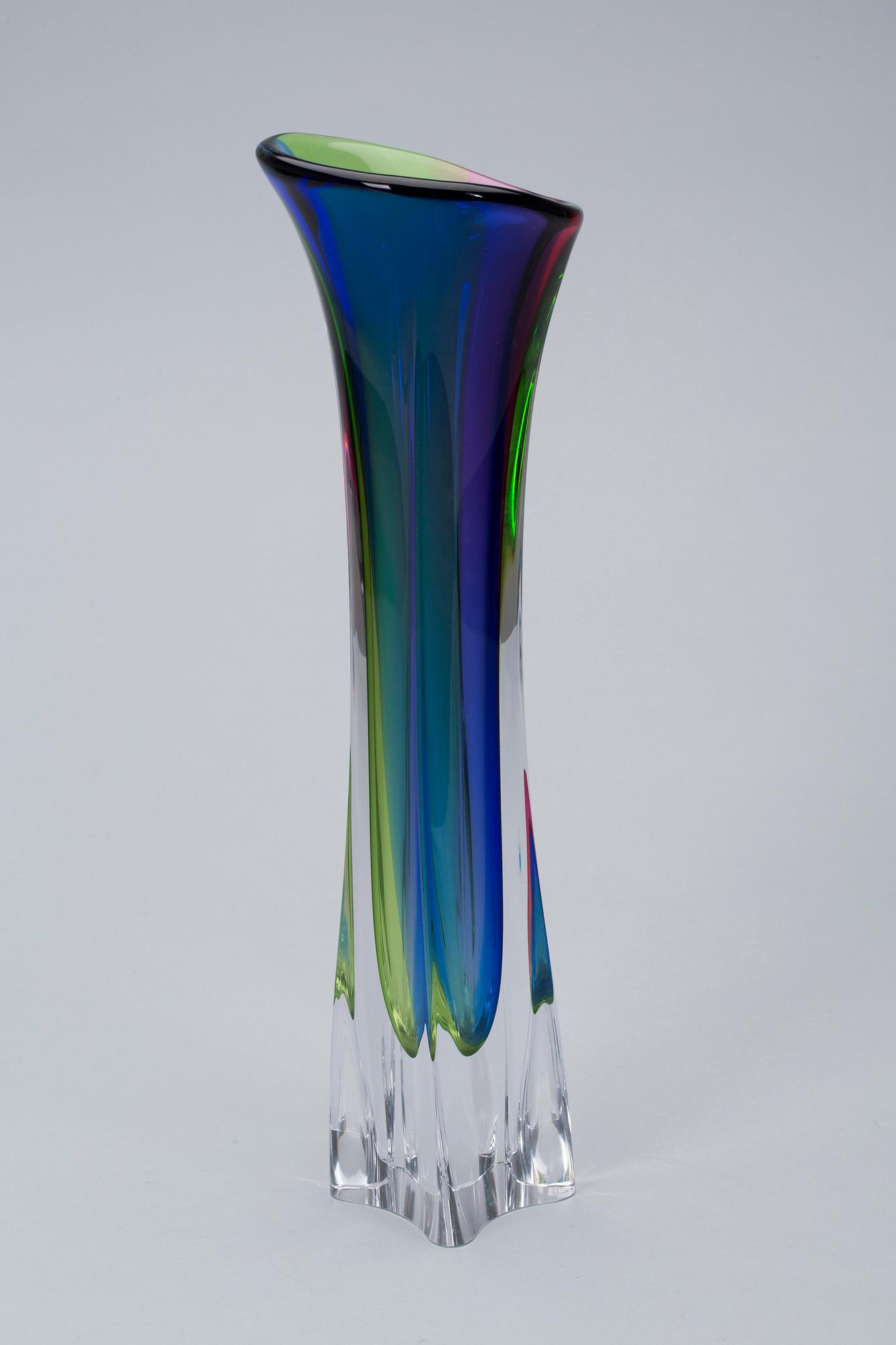 VAS, glas. Modern tillverkning.