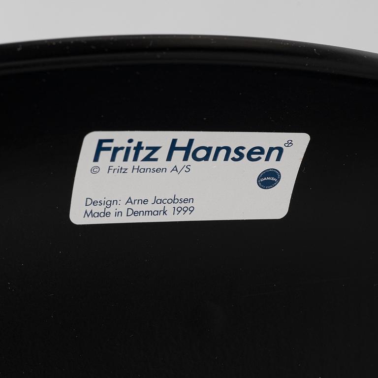 Arne Jacobsen, a model 3217 "Seven" desk chair, Fritz Hansen, Denmark, 1999.