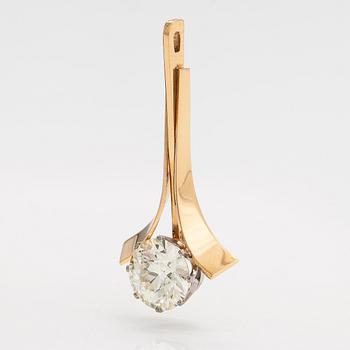 An 18K gold pendant with an old-cut diamond ca. 4.71 ct. Kultakeskus, Hämeenlinna 1973.