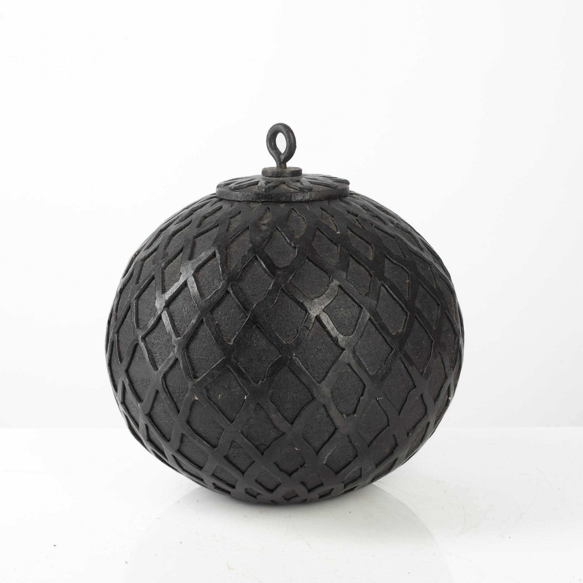Anja Notini,  an urn with cover, own workshop, Saltsjö-Boo.