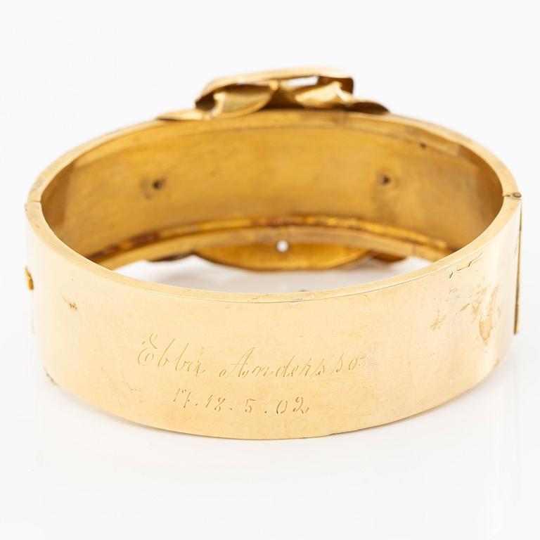 Bangle, 18K gold with pearls, 19th century.