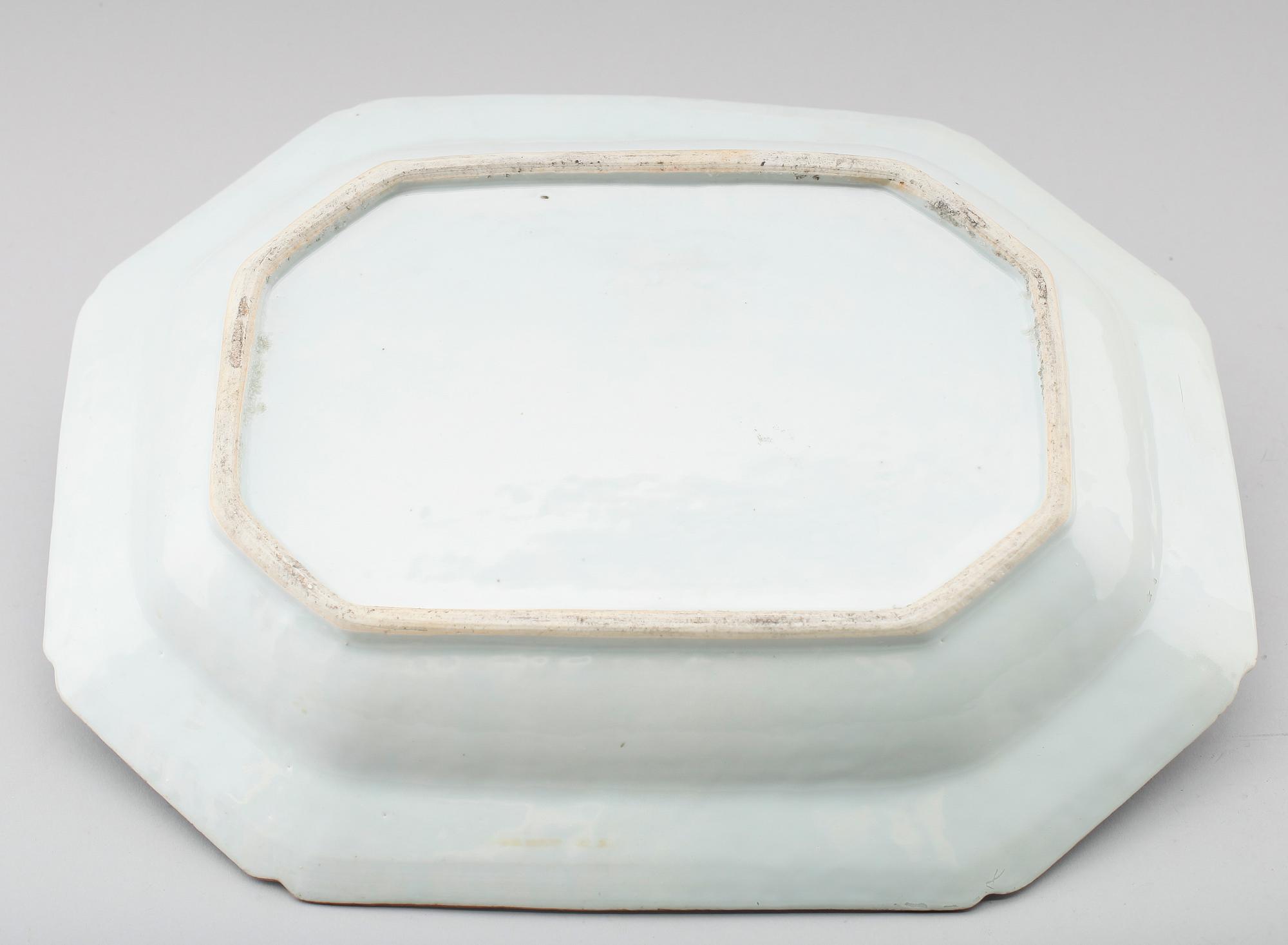 SKÅLFAT, porslin, Kina, Qianlong 1736-1795.