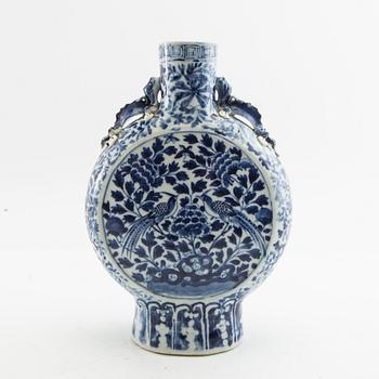 Pilgrim vase China circa 1900 porcelain.