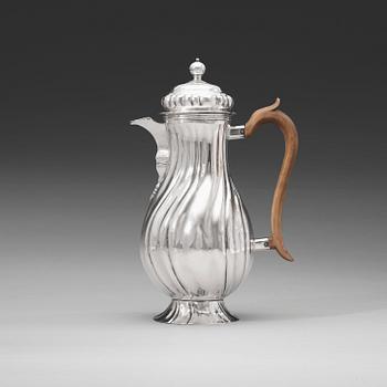 1020. A Greman mid 18th century silver coffee-pot, marks of Johan Christoper Engelbrecht, Augsburg 1749-1751.