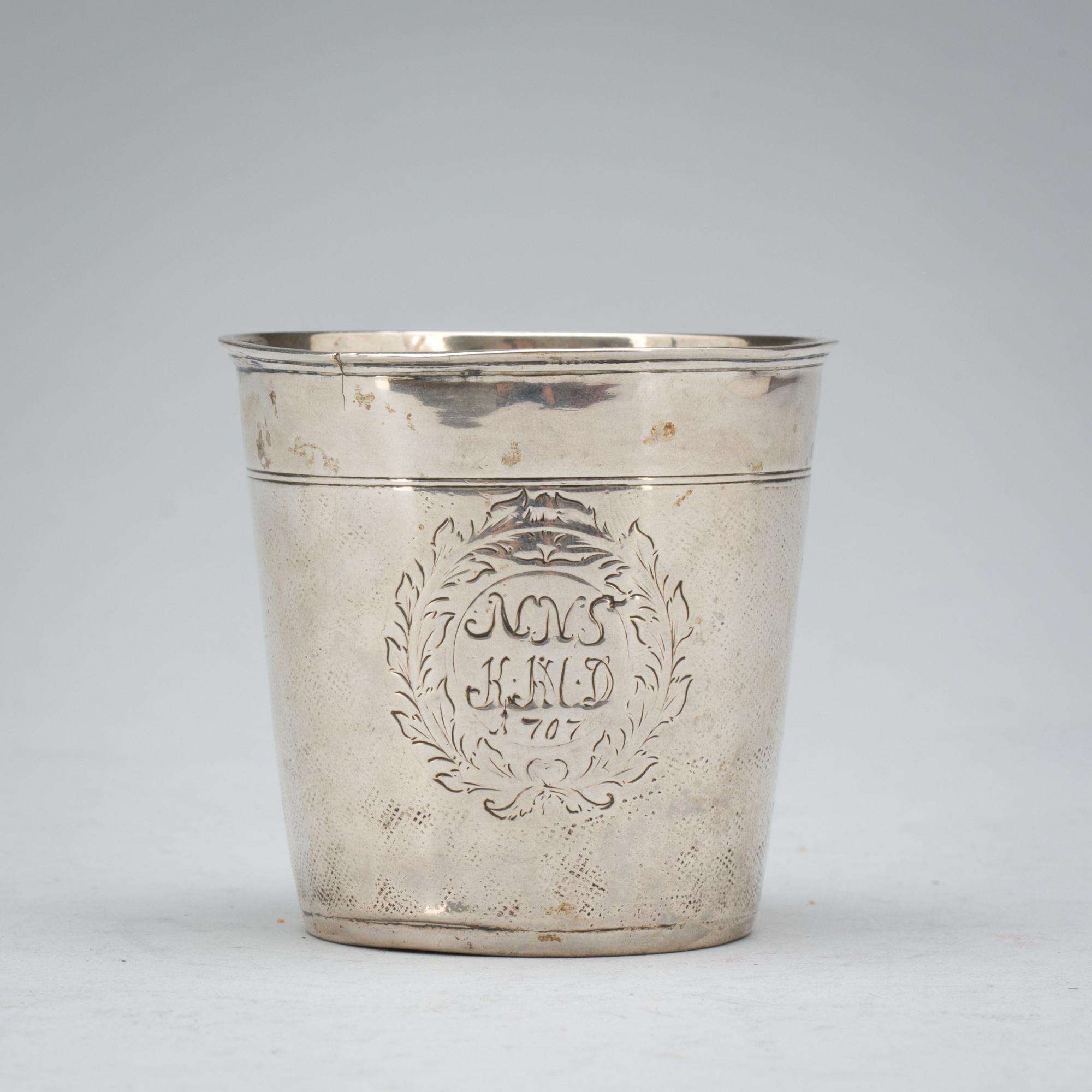 BÄGARE, silver, Poul Ottesen Kjaerulf, Ringköbing, Danmark.  Bär datering 1707. Vikt ca 64g.