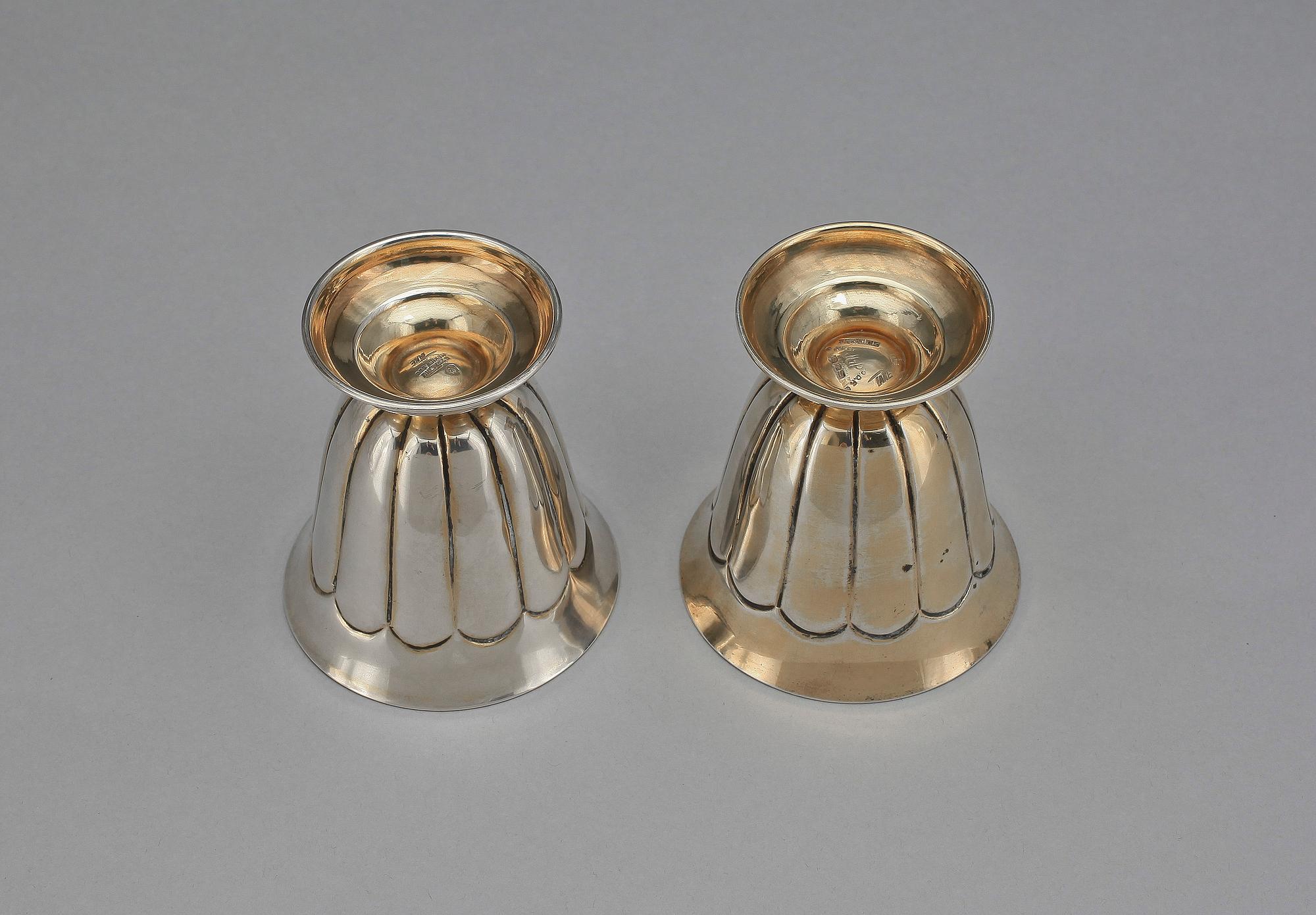 BÄGARE, 2 st, silver, Peru, 1900-tal. Vikt ca 224 g.