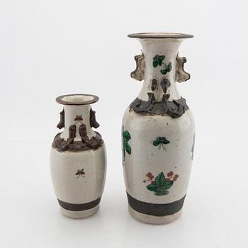 A set of two Chinese porcelain vases 20th century.