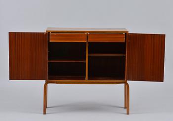 Alvar Aalto, A CABINET NO 810.