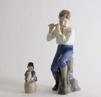 FIGURINER, 2 st, porslin, Royal Copenhagen resp Bing & Gröndahl.