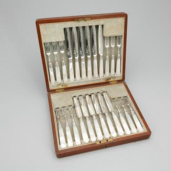 BESTICK, 24 delar, nysilver med pärlemor, England, tidigt 1900-tal.