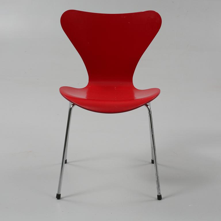 STOL, "Sjuan", Arne Jacobsen för Fritz Hansen, 2005.