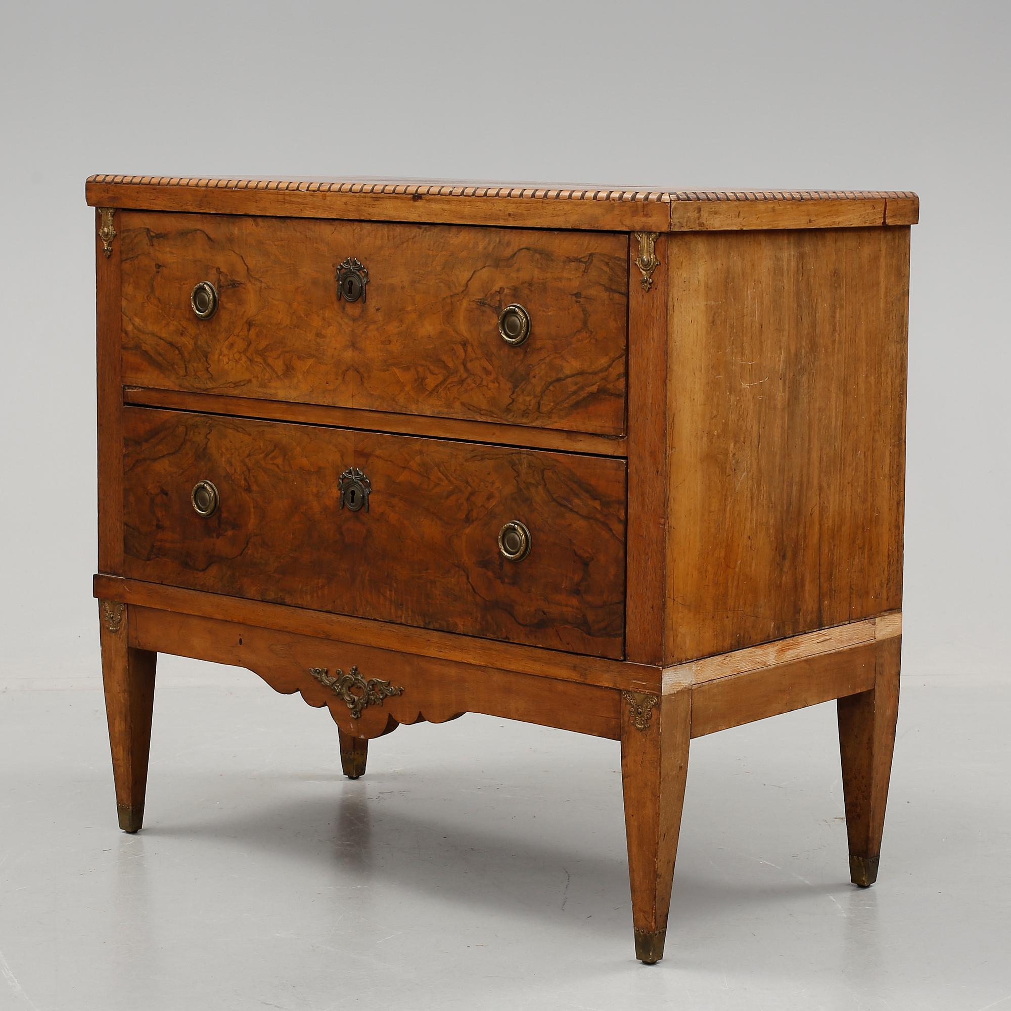 BYRÅ, gustaviansk stil, sent 1800-tal.