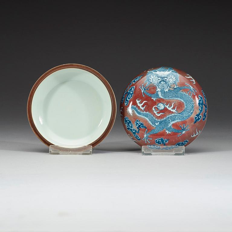 An underglaze blue and peach bloom box with cover, Republic era (1912-1949).