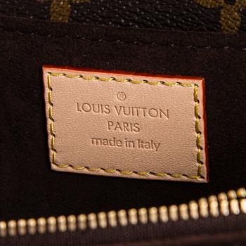 Louis Vuitton, a Monogram Canvas "Pochette Métis East West" bag.