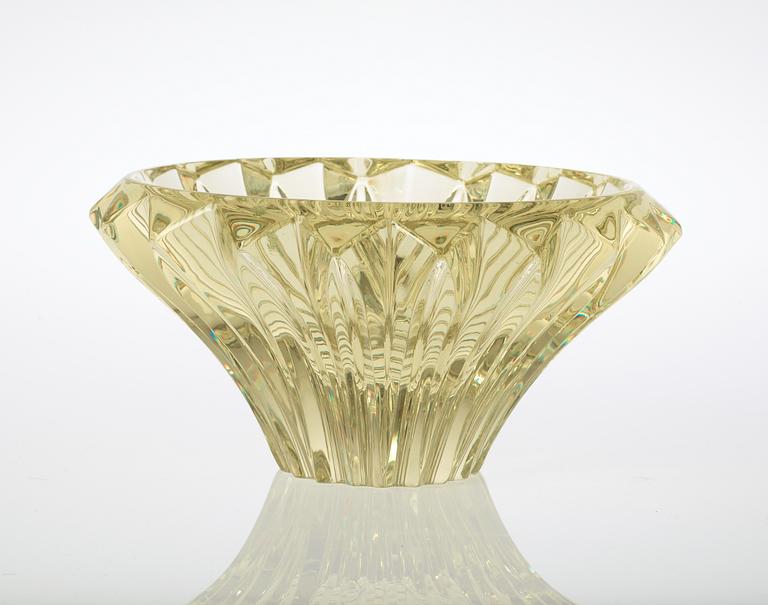 An Aimo Okkolin cerium yellow cut crystal glass vase, Finland.