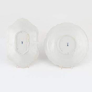 Two Meissen Porcelaine Decorative Dishes, mid 20th century.
