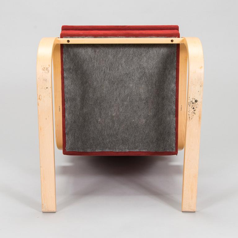 Alvar Aalto, fåtölj, modell 401 för Artek 2004.