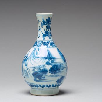 A blue and white pear shaped Transitional vase, 17th Century.