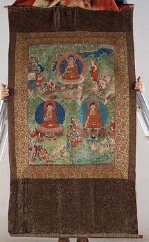 THANGKA. Tibet, troligen 1800-tal. Shakyamuni med lärjeungar och lamor.