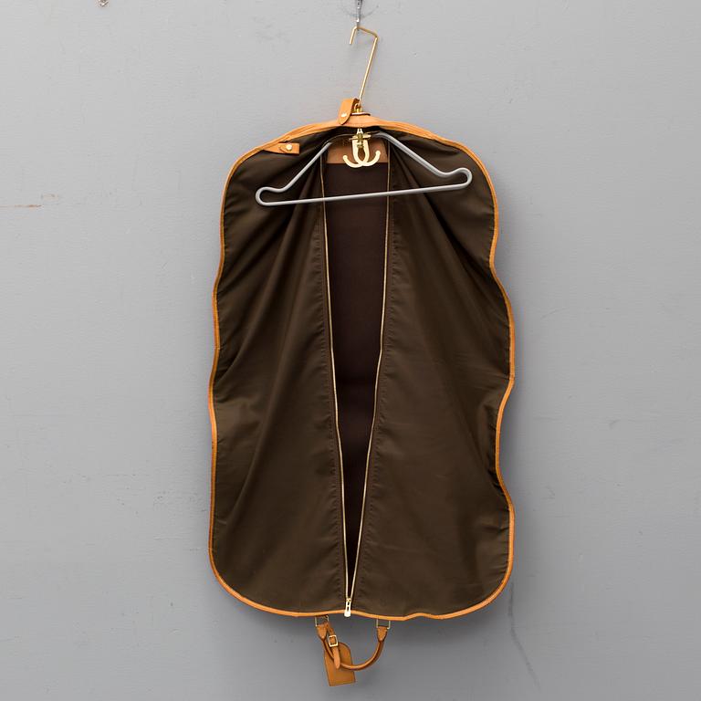 LOUIS VUITTON, a 'Housse Porte-Habits' garment bag.