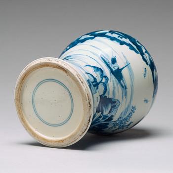 A blue and white vase, Qing dynasty, Kangxi (1662-1722).