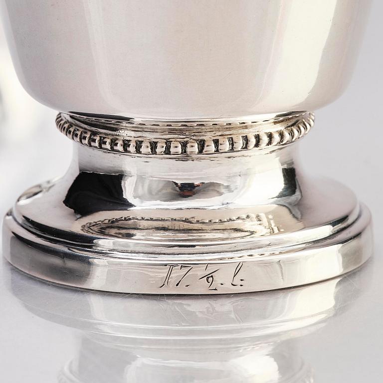 A Swedish parcel-gilt silver cup with lid, mark of Arvid Floberg, Stockholm 1787.