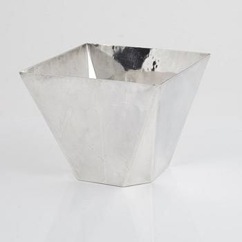 A sterling silver bowl, mark of Bo Klevert, Stcokholm 1992.