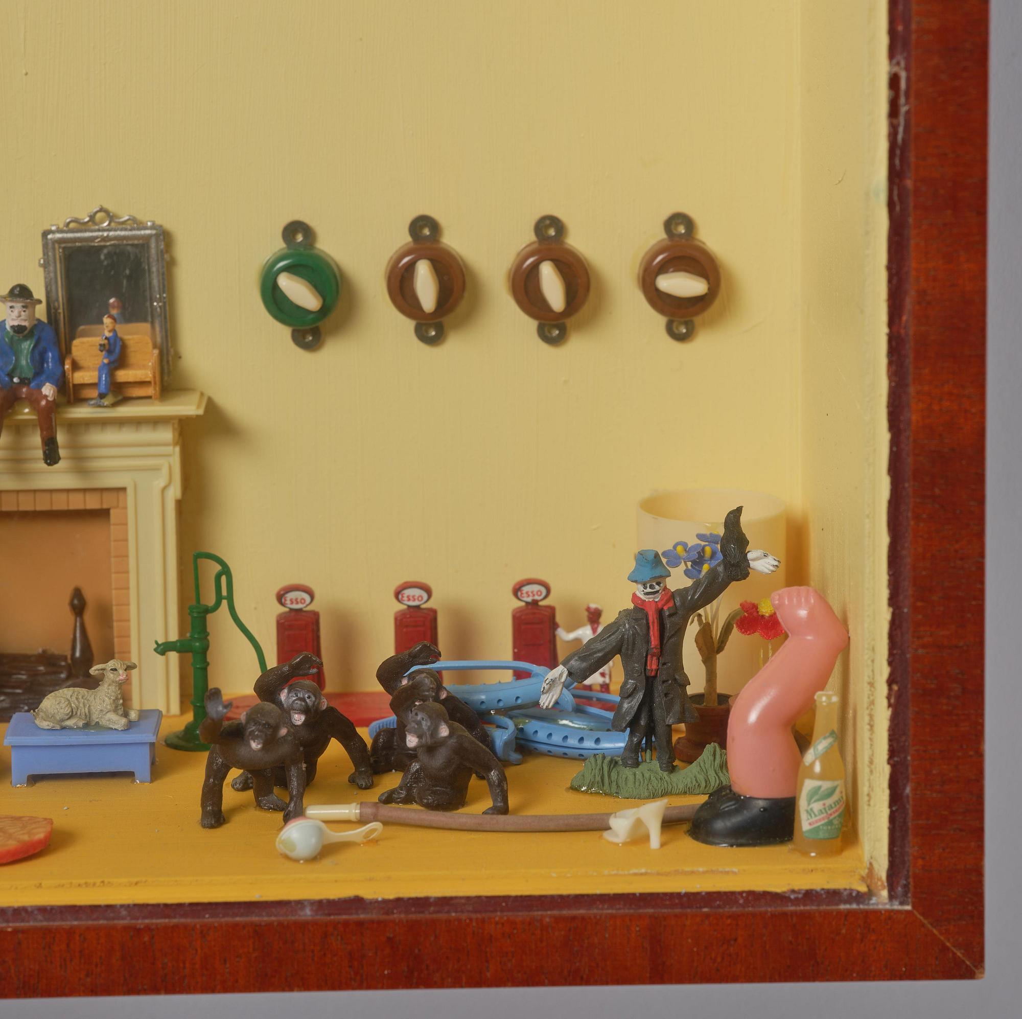 Marie-Louise Ekman, "Skåp med öppen spis och porträtt".