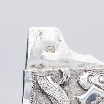 Visitkortsfordral, silver. Kina, omkring 1900.