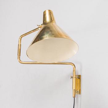 Paavo Tynell, a mid-20th century '7274' wall light for Idman.