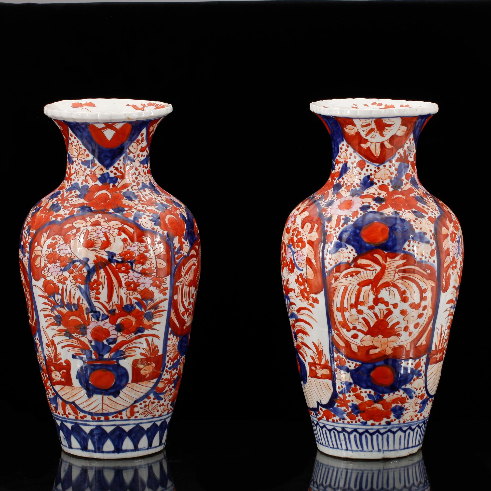 VASER, 2 st, porslin, Imari, Japan.