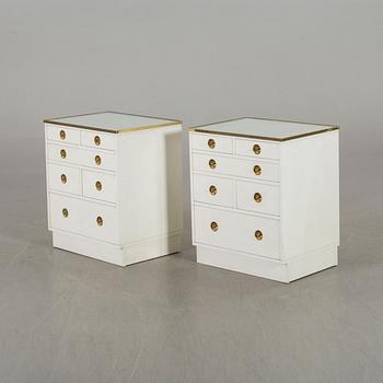 A pair of second half of the 20th century chest of drawers / bed side tables.