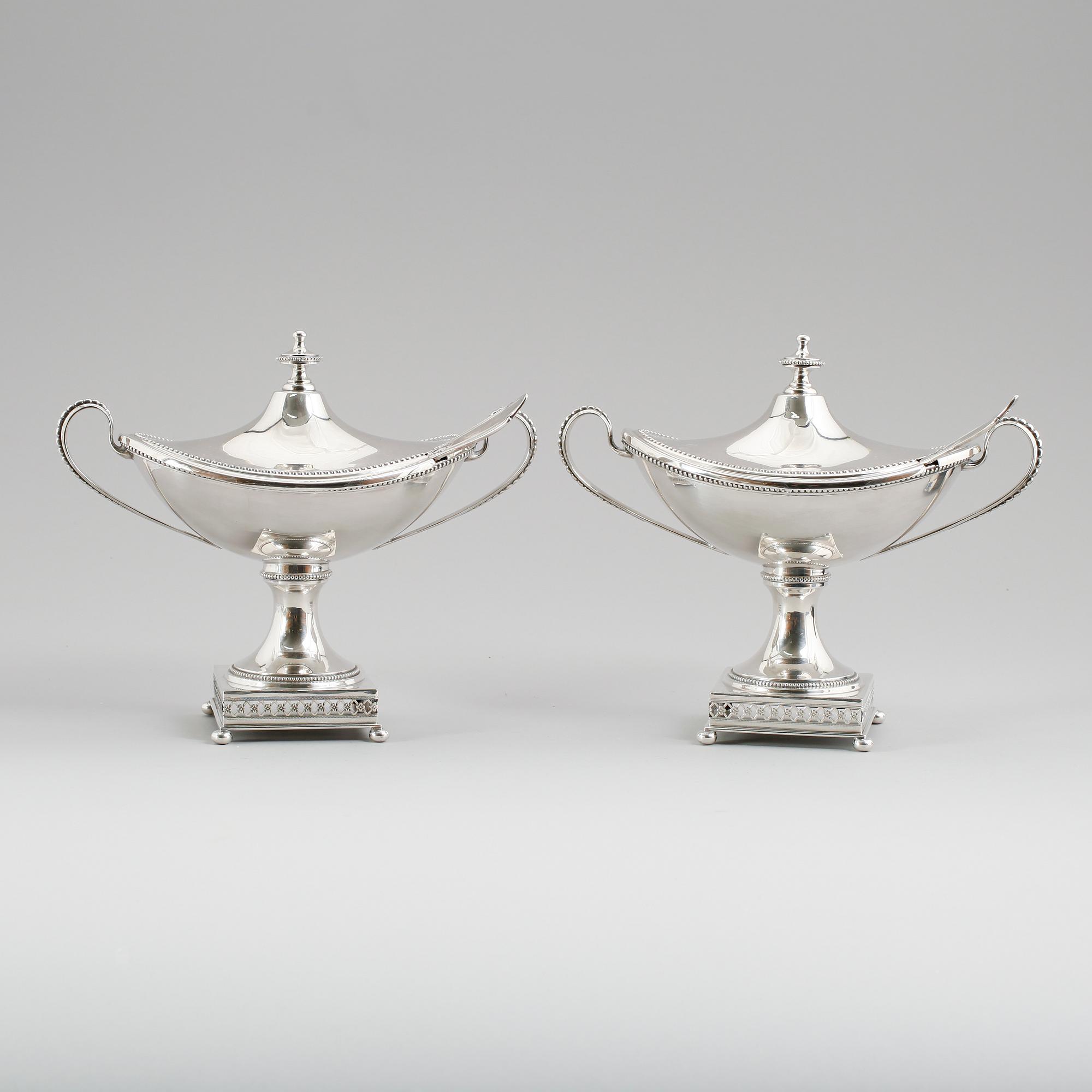 STRÖSOCKERSKÅLAR, 1 par, nysilver, AG Dufva, sekelskiftet 1900.