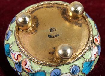 SALTKAR samt SKEDAR, silver, ett par. Ryssland, 1896-1908.