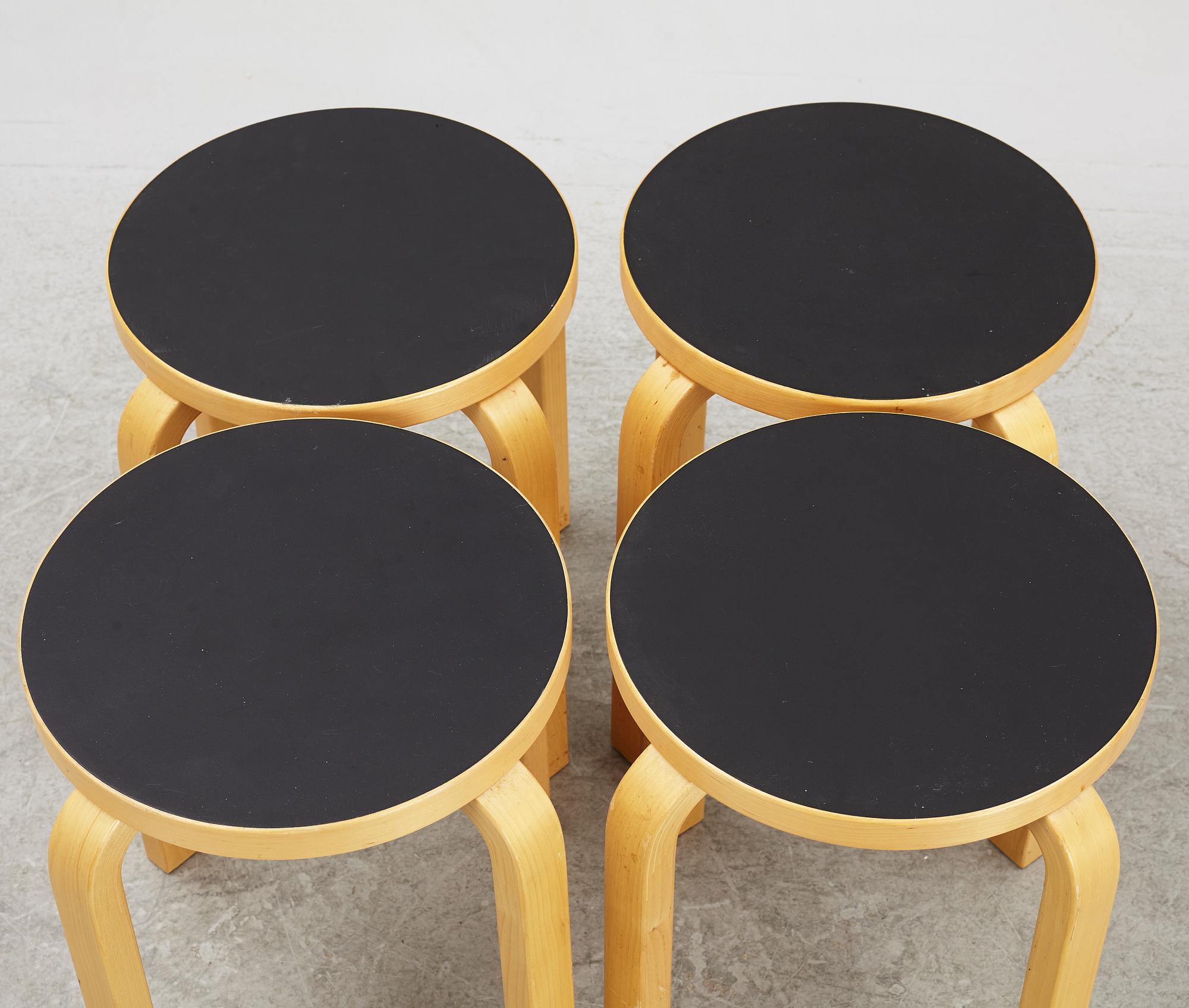 Alvar Aalto, pallar, 4st, modell 60E, 1900-talets slut.