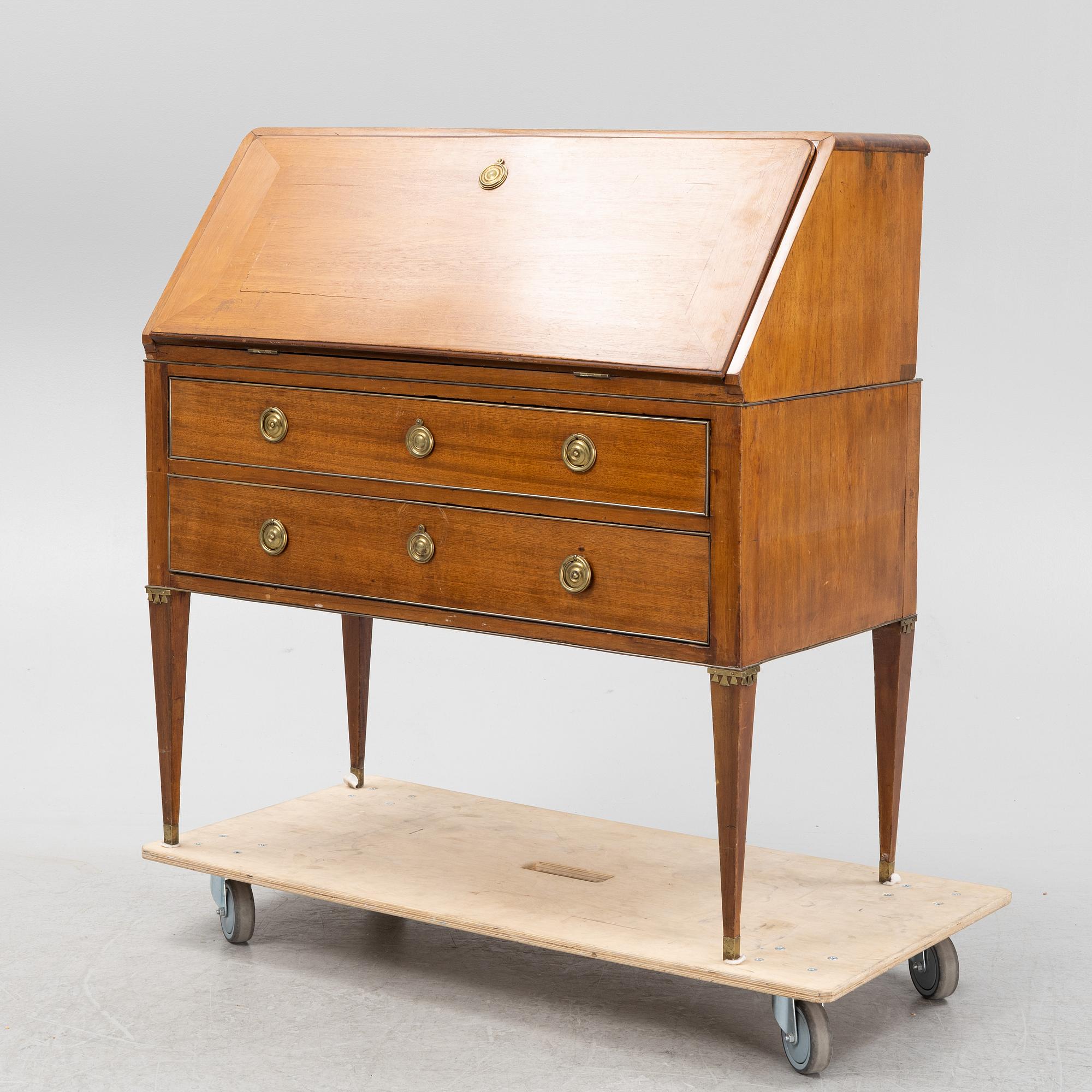 A late Gustavian mahogany secretaire from the early 19th century.