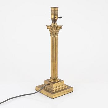 Bordslampa, 1900-talets första hälft.