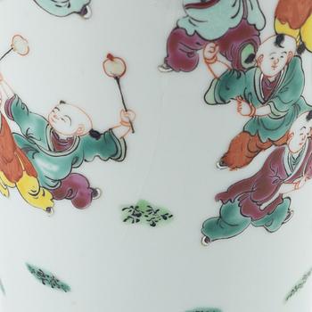 A Chinese porcelain vase, 20th century.