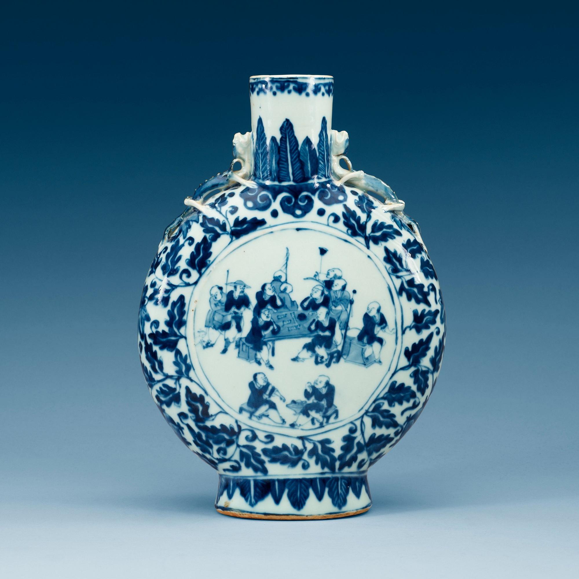 A blue and white moon flask, Qing dynasty, 19th Century.