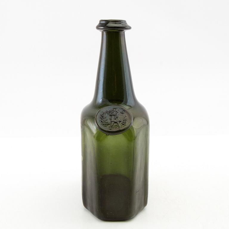 A green glass bottle flask, Henrikstorp, Sweden, 18th century.