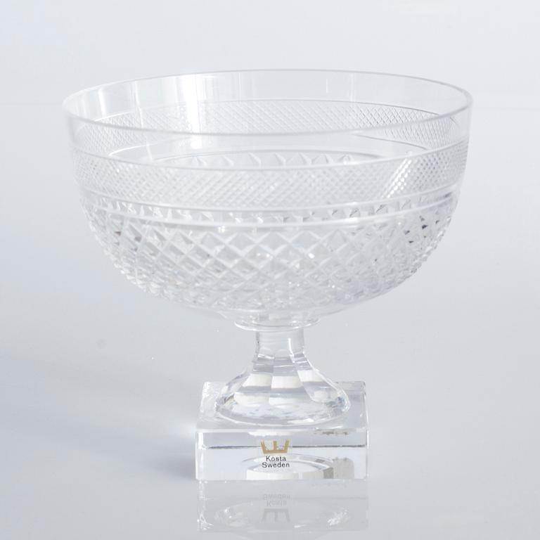 Four glass bowls on foot, "Kent", by Elis Bergh for Kosta, second half of the 20th century.