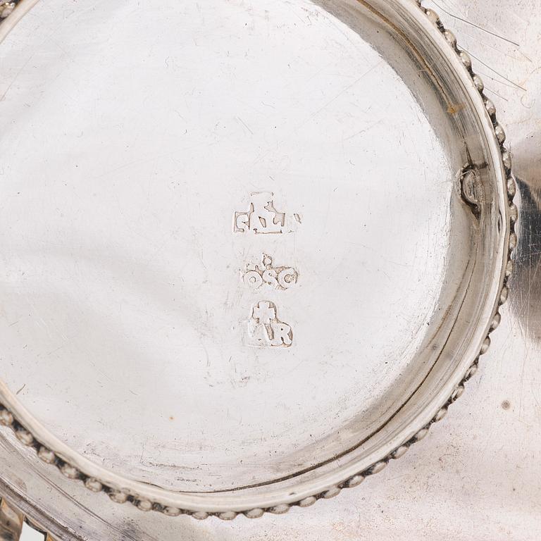Kirjoituspöytäteline, hopeaa, Barcelona, todenn. 1800-luvun ensimmäinen kolmannes.