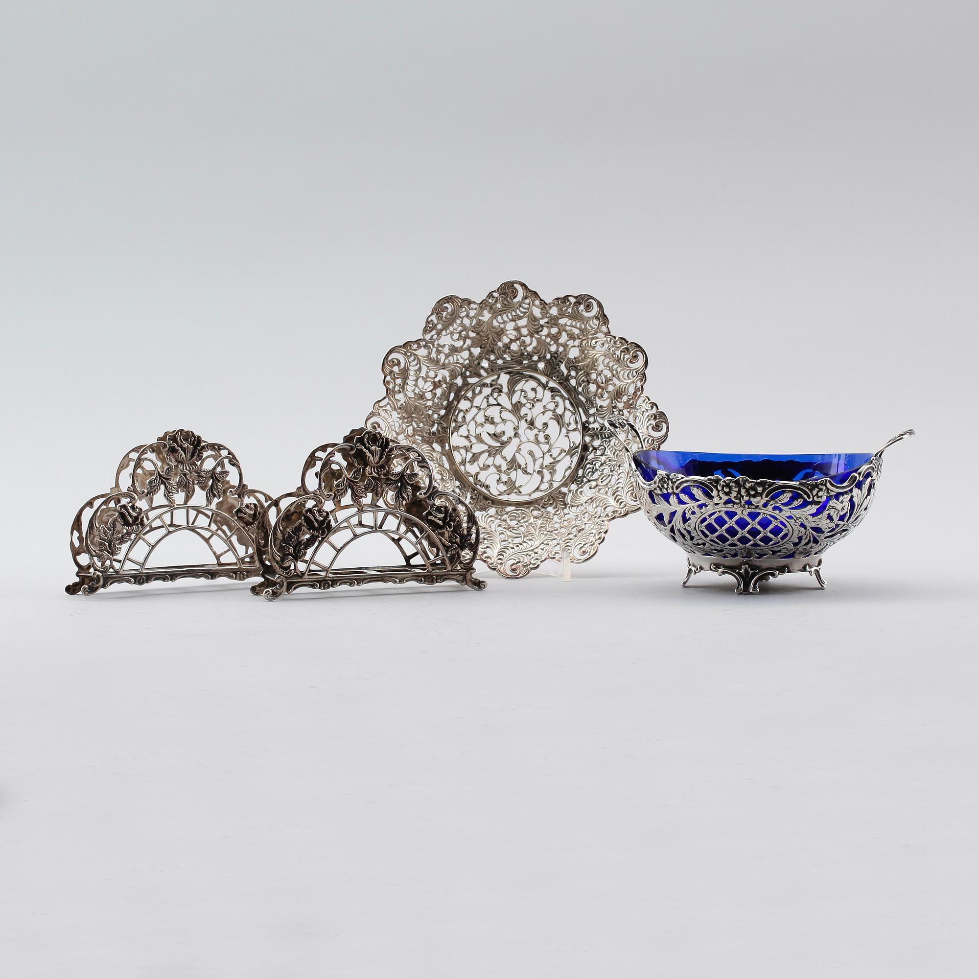 SAMLING SILVERFÖREMÅL, 4 delar, 1900-talets andra hälft. Vikt ca 475 gram.