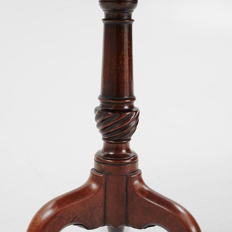 A mahogany fording table, 19th Century.