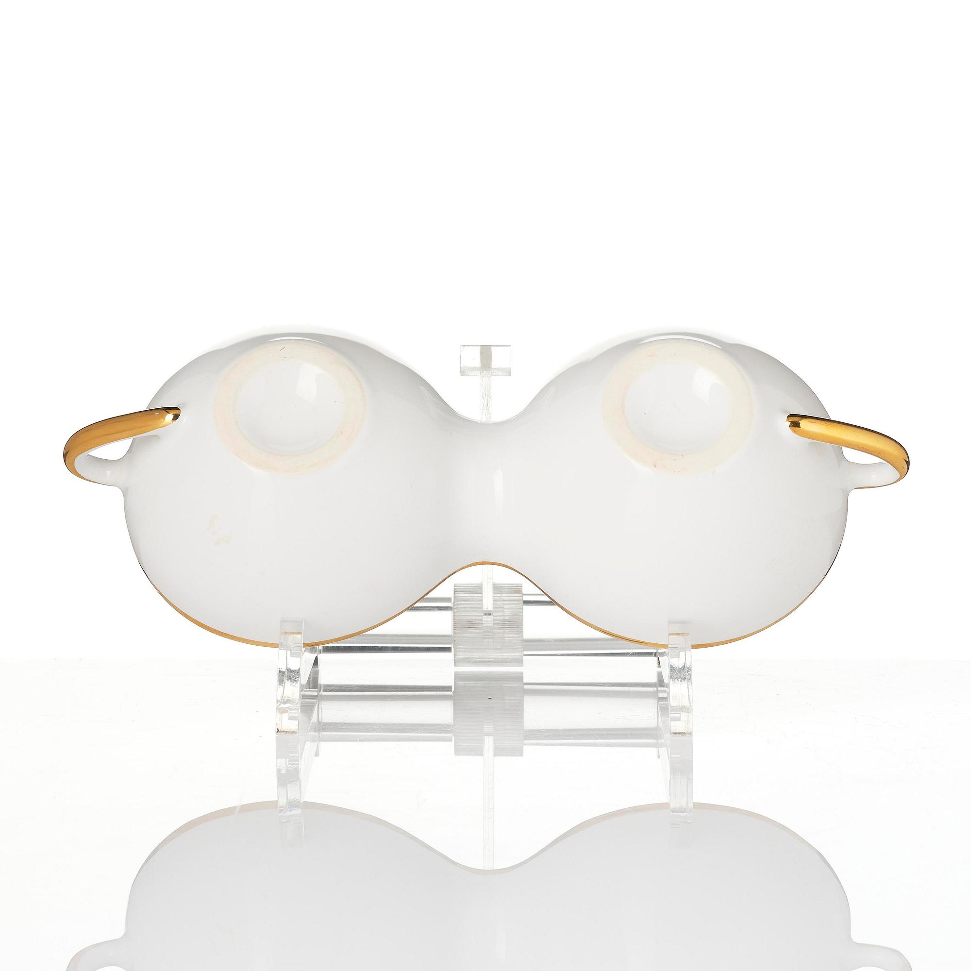 Mona Hatoum, "T42 (gold)".