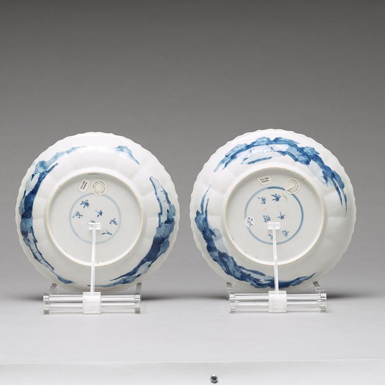 SKÅLFAT, ett par, porslin. Qingdynastin, Kangxi (1662-1722).