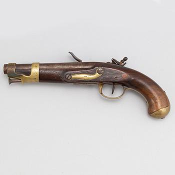 A French flintlock pistol model An IX.